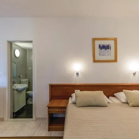 Apartment Cozy Apartment In Pula With Kitchen Pula