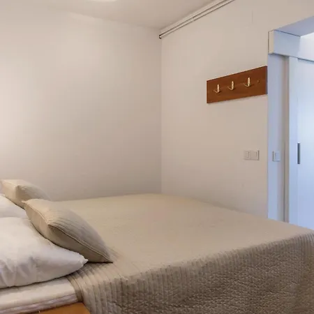 Apartment Dracice Cr * Pula