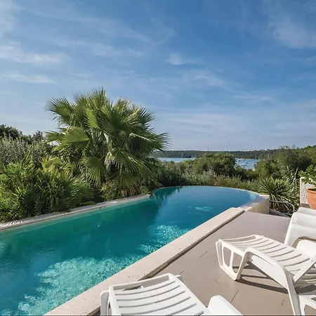 شقة Dracice Cr بولا